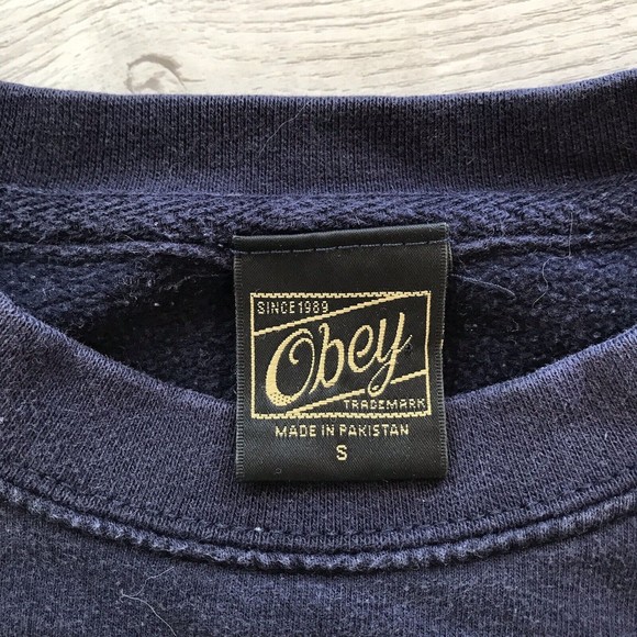 Obey Posse Sweatshirt Navy Graphic Rose Print Pullover Crew Neck Size Small - Picture 2 of 10